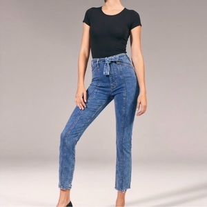 Abercrombie Ultra High Rise Mom Jean with belt